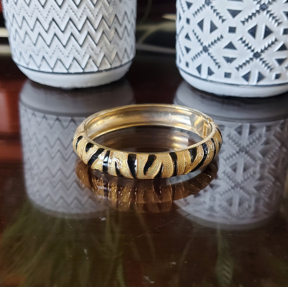 Tiger Patterned Bracelet - image 2